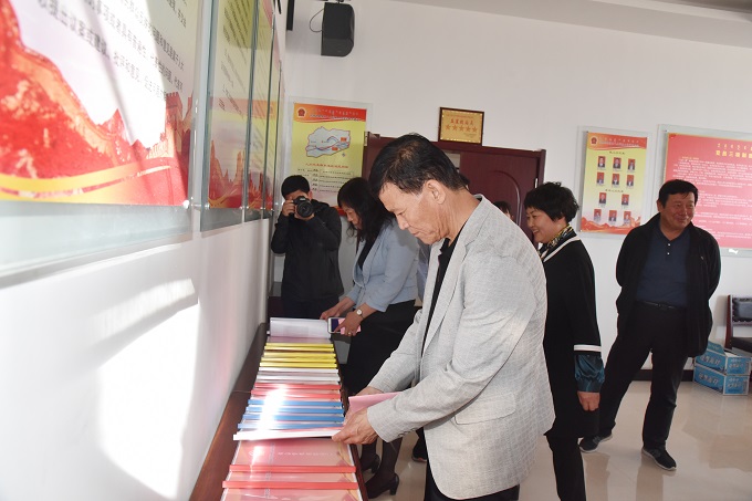 鄂尔多斯市杭锦旗人大来我区学习考察